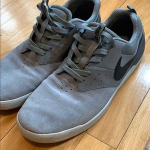 Mens Nike SB Zoom Skate Sneaker size 13